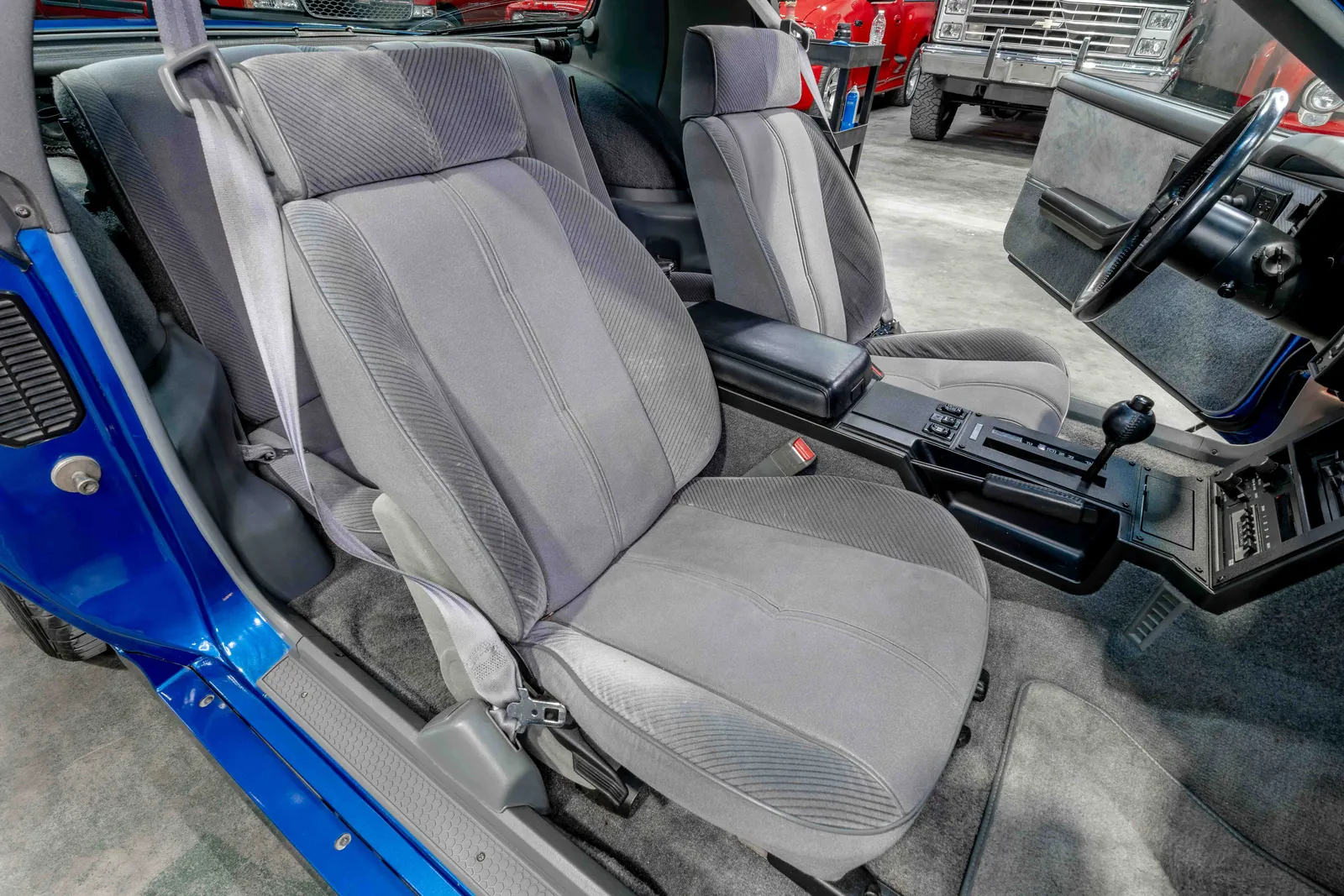 1986-Chevrolet-Camaro-Bright Blue Metallic-141804-48.jpg